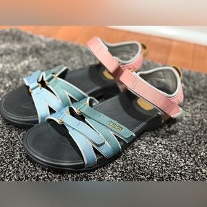 Teva Women's Tirra Sandals EUC SIZE 8